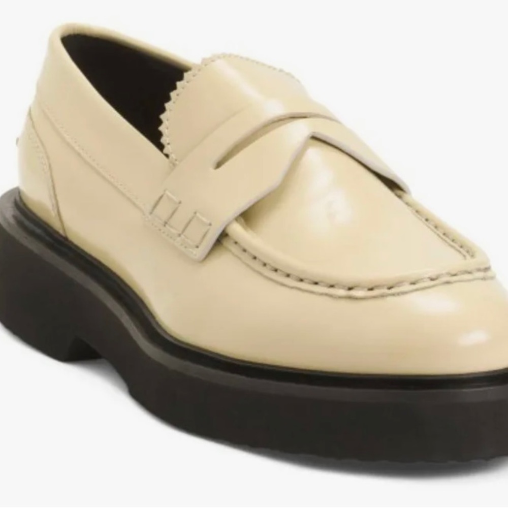 Aquatalia Women’s tan loafers leather shoes slip ons